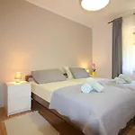 Hundefreundliches Apartment Nur 250 Meter Zum Strand Mit Mediterranem Garten