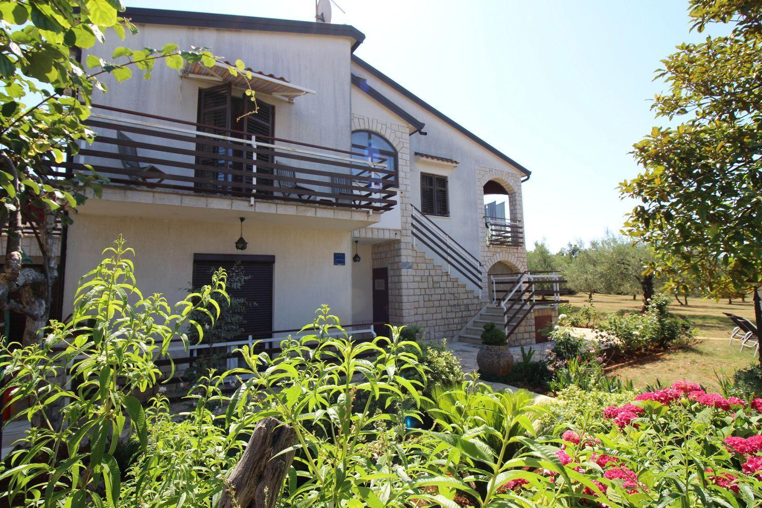 Hundefreundliches Nur 250 Meter Zum Mit Mediterranem Garten Poreč