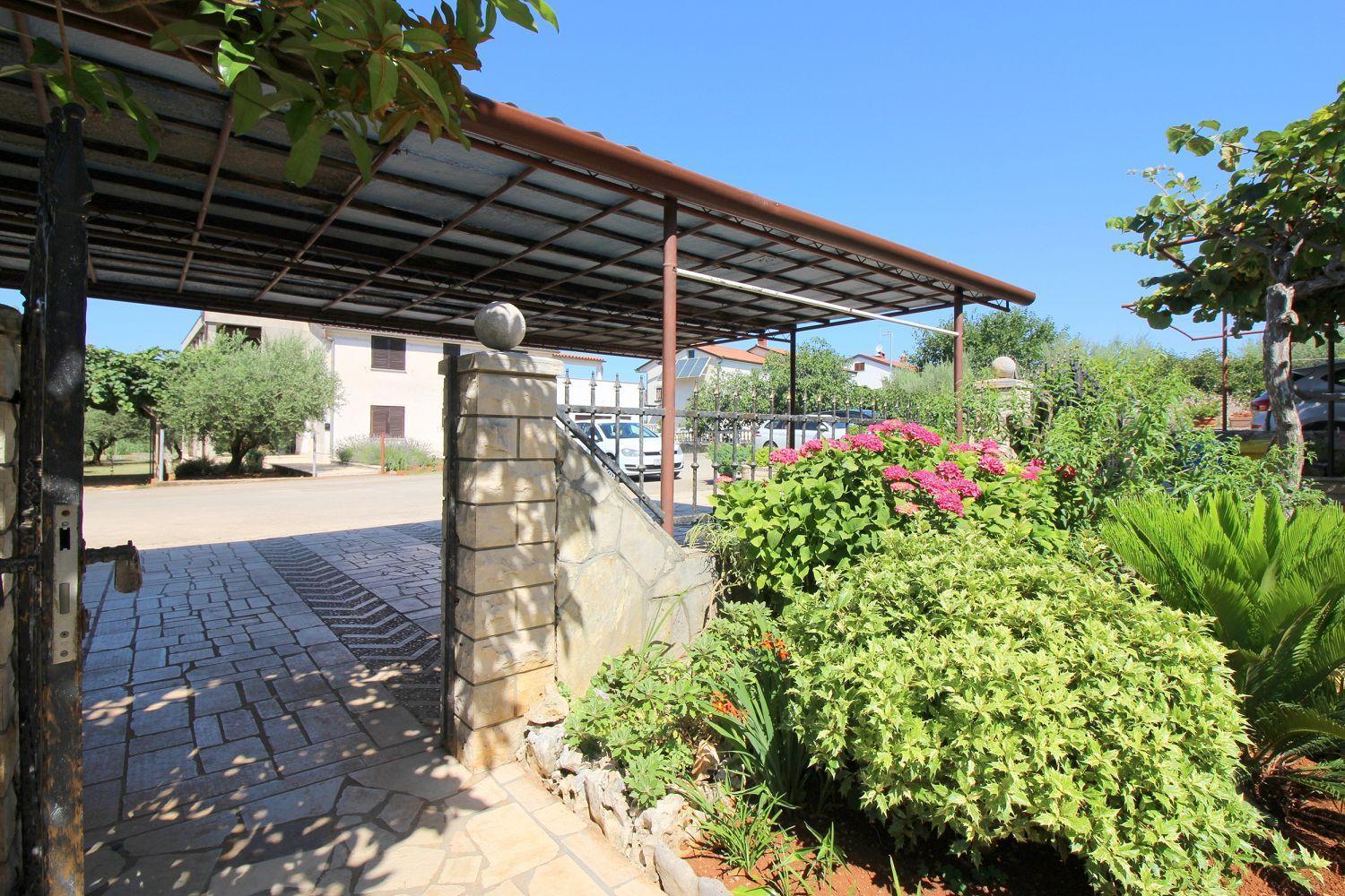 Apartmán Hundefreundliches Nur 250 Meter Zum Mit Mediterranem Garten Porec
